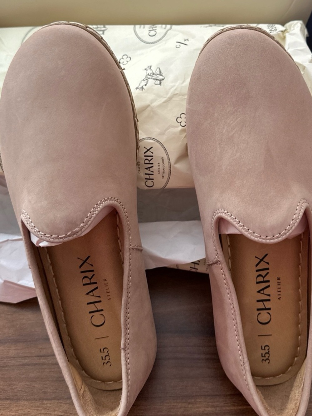 CHARIX Women’s Classic Safari Flats /Loafer style, size 35.5 NWT